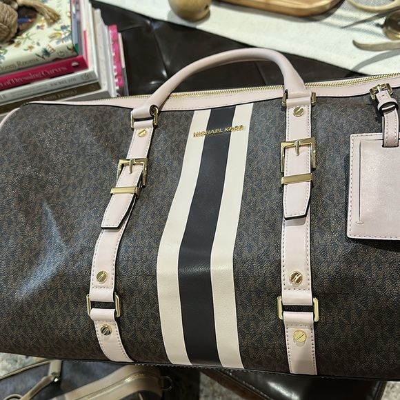 Authentic Michael Kors Bedford Extra-Large Signature Logo Striped Weekender Bag - Picture 7 of 16